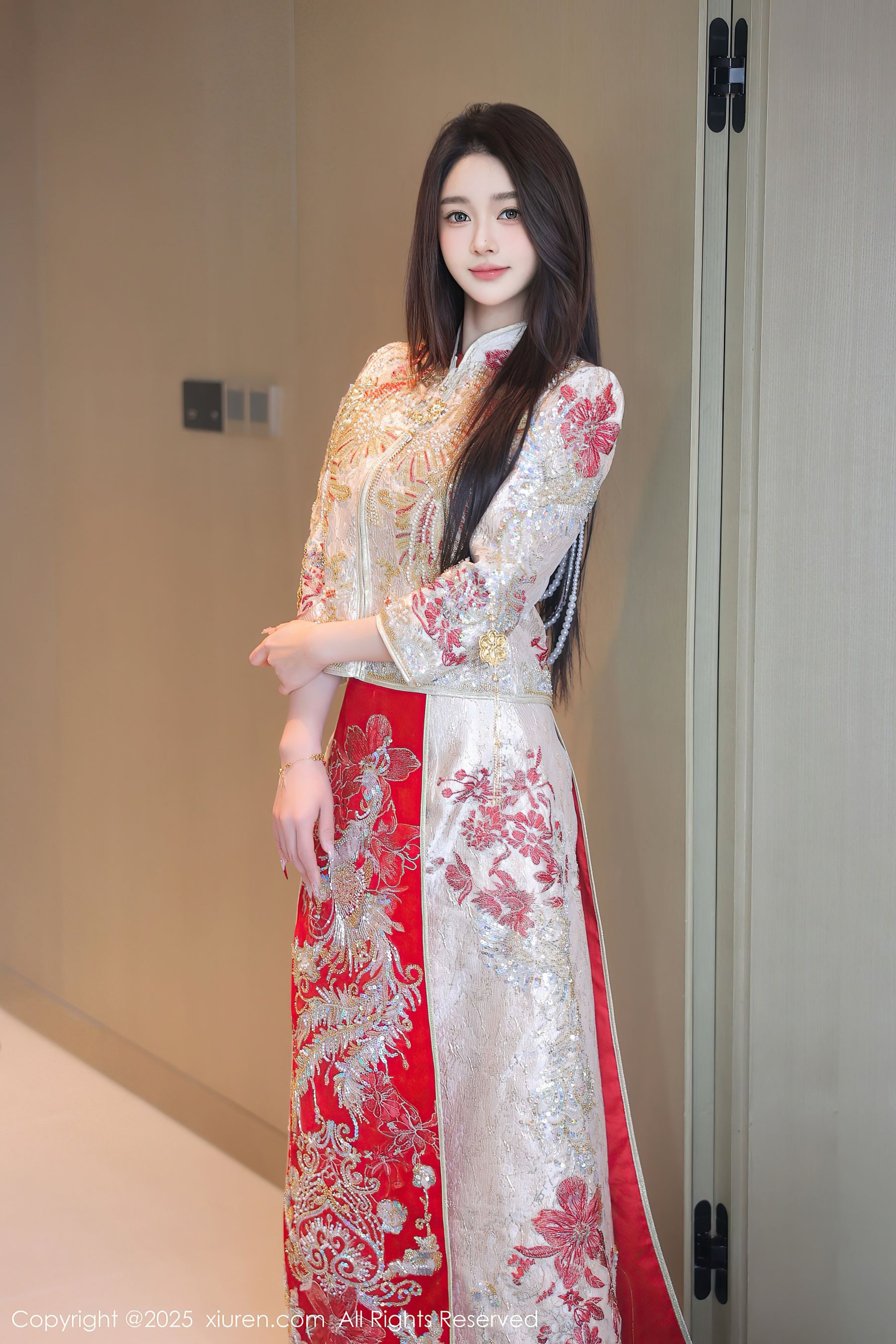 [XiuRen秀人网] No.9833 Candy糖糖 妩媚美腿